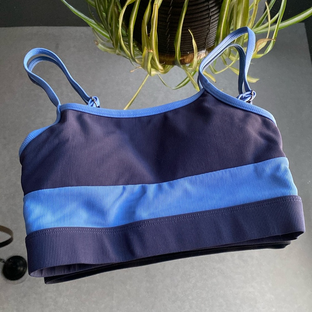 WILO Ribbed Strappy Bra in Navy/Cobalt Shade, XS